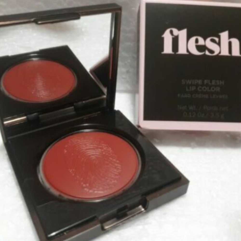 Flesh Beauty Swipe Lip Color Lipstick Compact